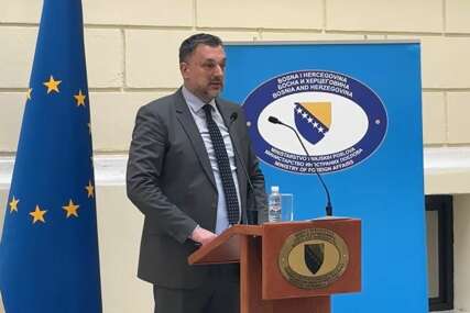 POGLEDAJTE UGOVORE Otkriveni dokumenti koje je objavio Konaković: Koga Dodik plaća u SAD‑u? (VIDEO + FOTO )