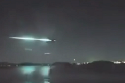 Ogroman svjetlosni trag snimljen na nebu iznad Novog Zelanda (VIDEO)