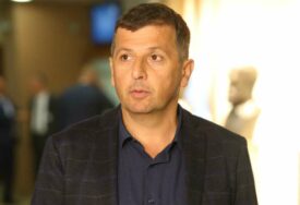 Vukanović ismijao opozicionare: "Vučić se sastao s Dodikom, a njih nije ni pozdravio"