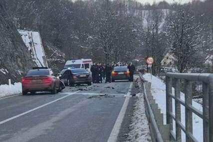 Automobil iz pratnje premijera Crne Gore sletio s puta nakon sudara
