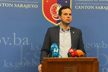Prvo obraćanje Nihada Uka nakon podnošenja ostavke (VIDEO)