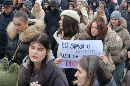 Vijeće roditelja KS: Podržavamo svakog roditelja i učenika koji budu na protestima, upozoravamo na pokušaje manipulacije!