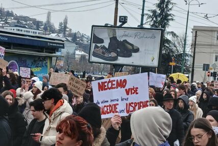 Peti protesti u Sarajevu završeni: Mladi pozvali na odgovornost ministrice Hote-Muminović zbog zabrane okupljanja