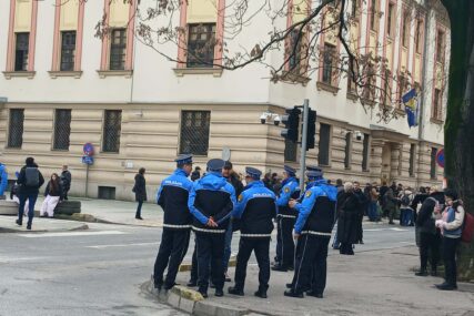 Oglasilo se Tužilaštvo KS o protestima i istrazi tramvajske nesreće