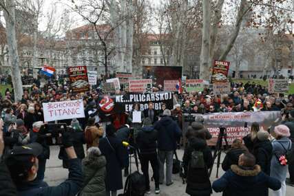 Više hiljada prosvjednika u središtu Zagreba protiv peradarskih pogona kod Siska