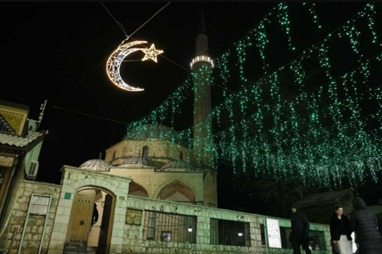Muslimani večeras obilježavaju Lejletul-bedr, jednu od najznačajnijih noći ramazana
