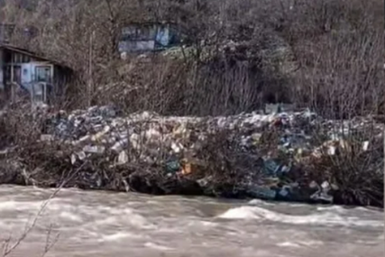 SRAMOTNE SLIKE Rijeka Krivaja zatrpana smećem (VIDEO)