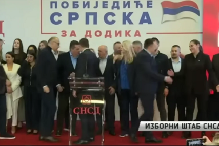 Mikrofoni ostali uključeni: SNSD-ovci ismijavali SDS i poručili da pokušaju gdje "ima više vehabija"