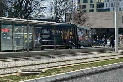 U tramvajskoj nesreći na području Centra, smrtno je stradala jedna osoba (FOTO+VIDEO)