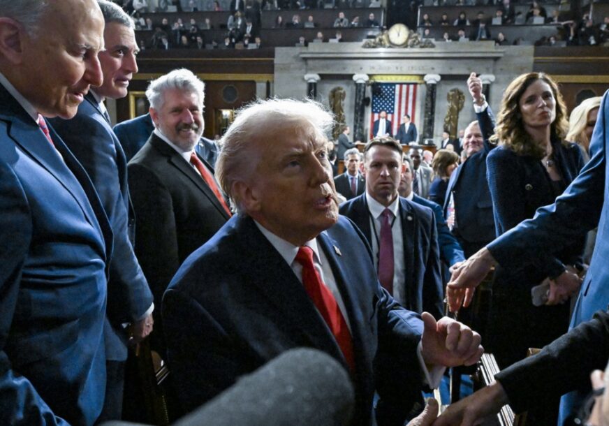 FOTO:  EPA/KENNY HOLSTON / 