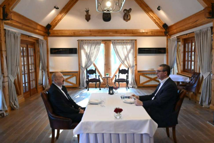 Vučić i Alijev razgovarali o projektima u energetici, infrastrukturi i ekonomiji