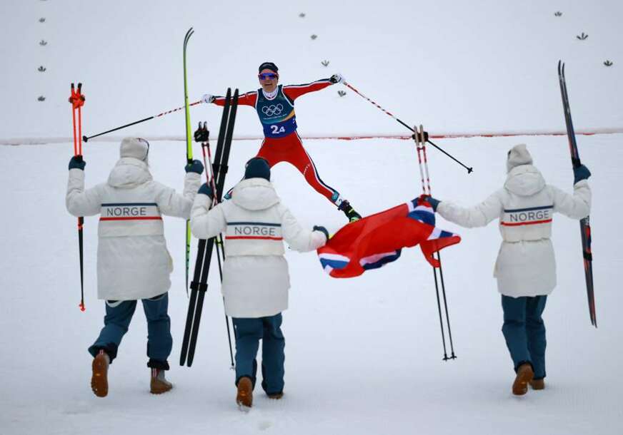 FOTO: HANNIBAL HANSCHKE/EPA