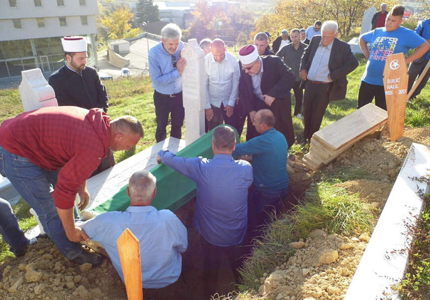 FOTO: DETALJ SA POSLJEDNJEG ISPRAĆAJA HALILA ĐULIĆA