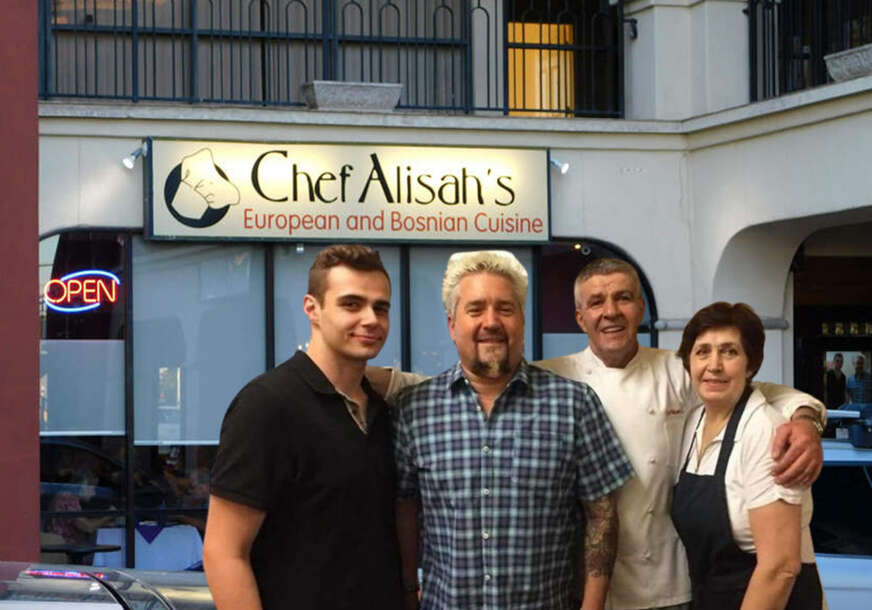 FOTO: GUY FIERI SA PORODICOM ALIČAH
