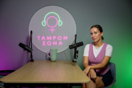 Tampon Zona i glumica Nadine Mičić uživo pred sarajevskom publikom