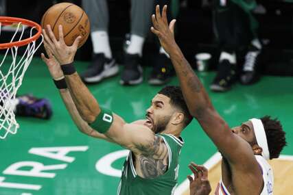 Garza dvocifren protiv Dallasa, Tatum zaigrao za Boston nakon puknuća Ahilove tetive