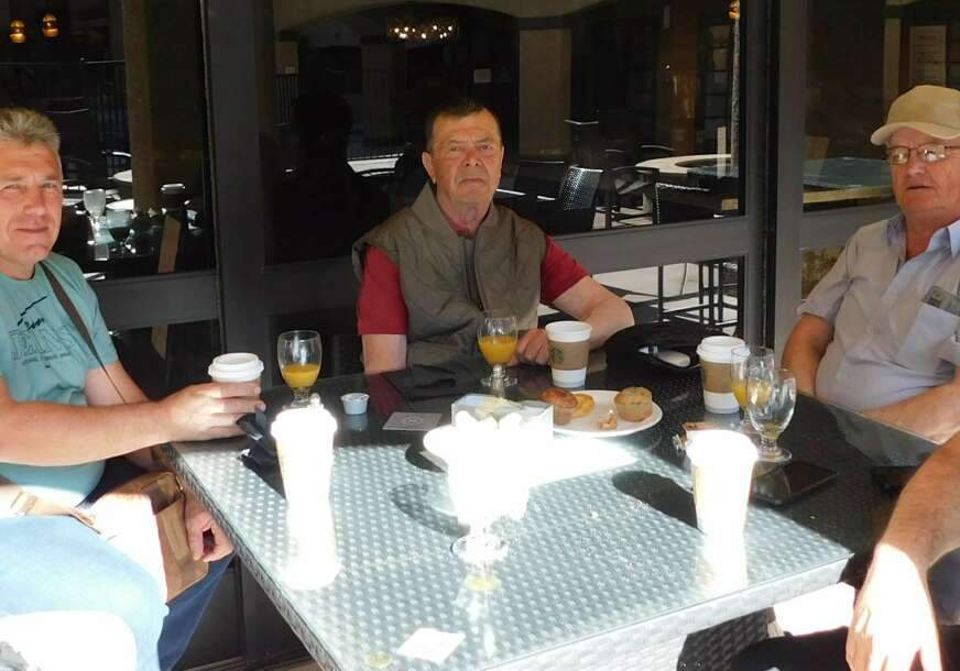 FOTO: NEKI OD BOSANACA KOJI SU UZIVALI U SPECIJALITETIMA PORODICE ALIČAH