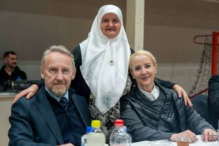 Izetbegovići na iftaru u Vogošći