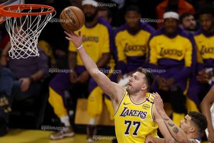 LUDILO NBA NOĆI Dončićev "nerealni" šut srušio Denver, Reaves u zadnjoj sekundi spasio Lakerse!