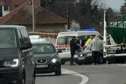 Teška saobraćajna nesreća na Mostarskom raskršću u Sarajevu, učestvovala dva vozila