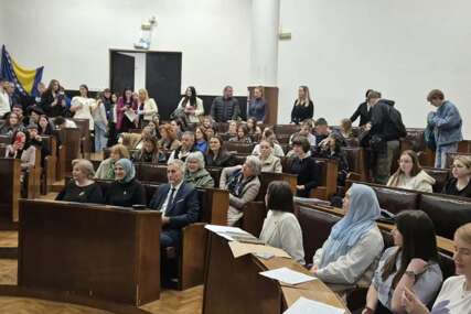 Ademović: Nezavisnost BiH je trajna obaveza i odgovornost mladih generacija