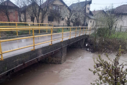 Nakon obilnih padavina situacija u Brčkom stabilna, pomoglo čišćenje kanalizacije