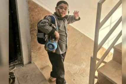 Fotografija koja slama srca: Posljednji pozdrav majci prije stravičnog masakra u školi
