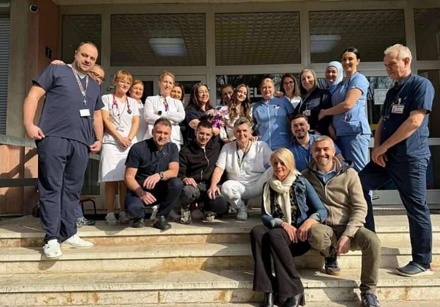 FOTO: ELLA JOVANOVIĆ I OSOBLJE OPĆE BOLNICE U SARAJEVU