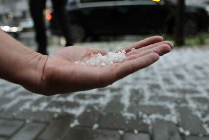 Nevrijeme u Mostaru donijelo i grad!