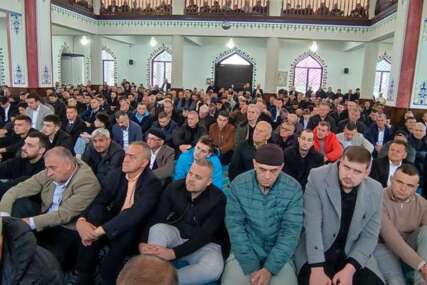 Bajram-namaz prvi put nakon 80 godina klanjan u džamiji u Milatkovićima u Čajniču