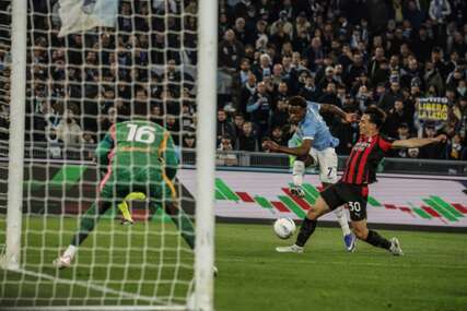 Lazio pobijedio Milan i pomogao Interu u borbi za Scudetto (VIDEO)