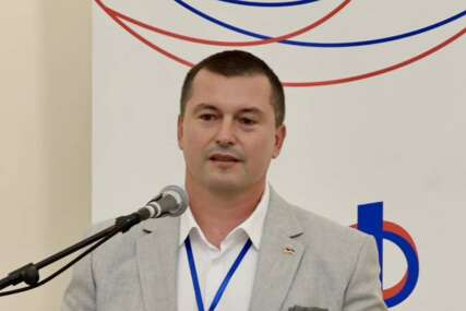 Batar: Opozicija u RS-u mora za isti sto