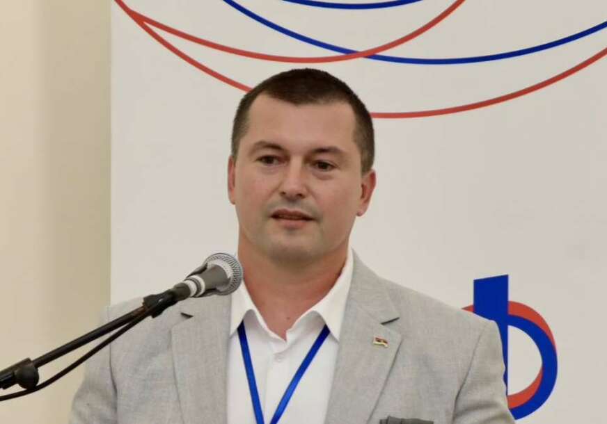 FOTO: NARODNI FRONT