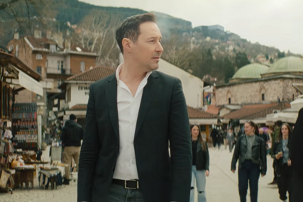 PEĐA JOVANOVIĆ POSVETIO PJESMU HALIDU BEŠLIĆU "Bijeli ružmarin" rasplakao mnoge