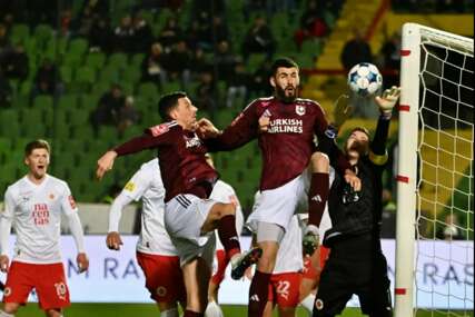Sarajevo u derbiju pobijedilo Velež i nakon šest utakmica prekinulo crni niz