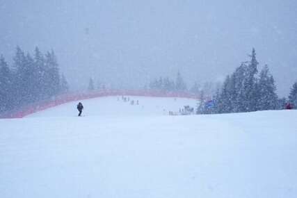 Snijeg i magla otkazali superveleslalom u Courchevelu