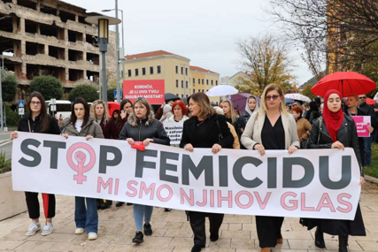 "Mostarke ne šute"! Protestna šetnja u Mostaru povodom 8. marta