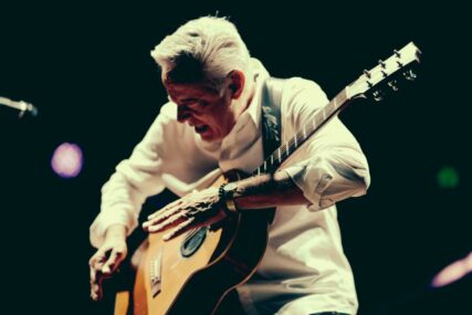 Najpoznatiji svjetski akustični gitarist stiže u Sarajevo: Tommy Emmanuel prvi put nastupa u BKC-u