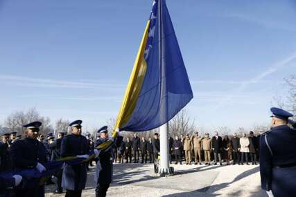 Počelo obilježavanje Dana nezavisnosti BiH, na Humu podignuta državna zastava