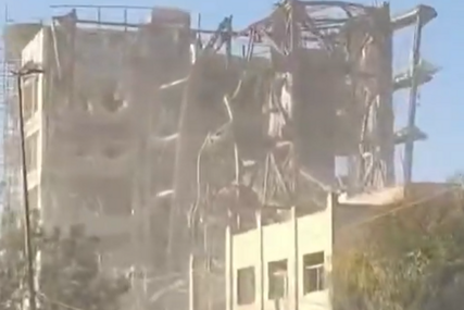 IRAN Pogođena zgrada u kojoj se bira novi ajatolah (VIDEO)