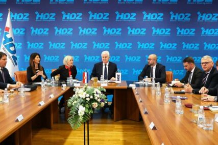 HDZ nakon sjednice: Nužno je relaksirati odnose Hrvata i Bošnjaka, imat ćemo intenzivne razgovore jer to je pravi put