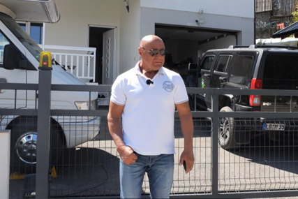 Zoran u Busovači odlučio prodati kuću: Nacionalnost kupca me ne zanima, prodajem kuću da mogu putovati svijetom (VIDEO)