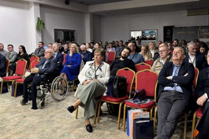 Stručnjaci iz regiona u Bihaću razgovarali o novim pravcima u kliničkoj medicini