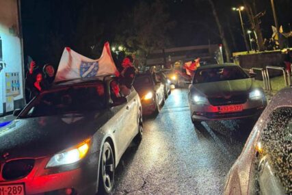 Građani Bihaća na ulicama nakon trijumfa bh. reprezentacije protiv Italije