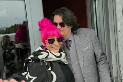 (FOTO) KEMIŠ JE LJUBI U GLAVU Zorica Brunclik stigla na snimanja, zet joj pomaže da izađe iz kombija