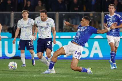 Veliki Inter gubio 2:0 od Coma, do kraja preokrenuo i došao na korak od naslova