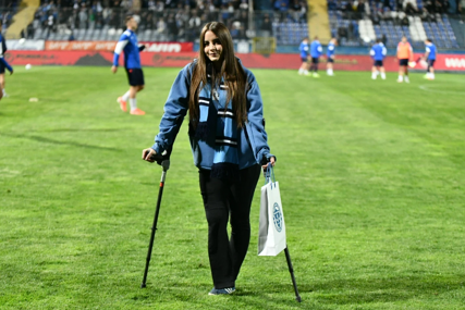 FK Željezničar ugostio Ellu koja je teško stradala u tramvajskoj nesreći
