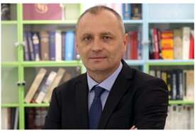 Sadiković za Bosnainfo: Za razliku od Srbije u BiH je nemoguće adresirati političku odgovornost za stanje u državi na jednog političara ili jednu političku stranku