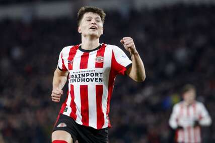Esmir Bajraktarević sa PSV-om osvojio titulu prvaka!
