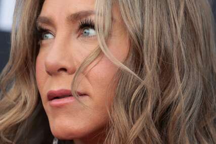 Jennifer Aniston podijelila rijetke fotografije s dečkom Jimom Curtisom